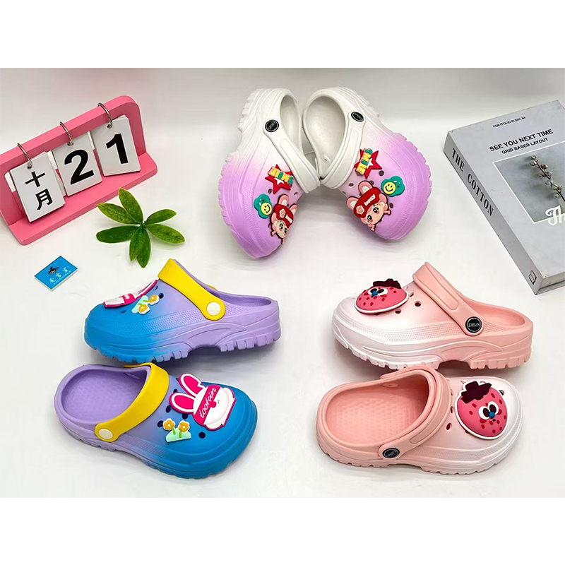 1761112893177350.jpg 雅购特拖鞋