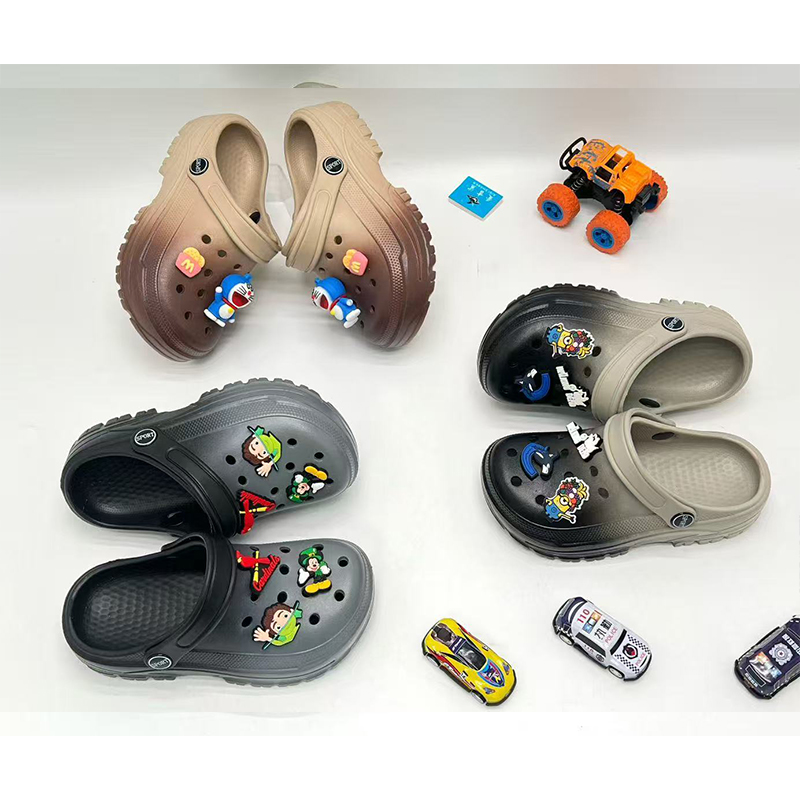 1761112893220272.jpg 雅购特拖鞋