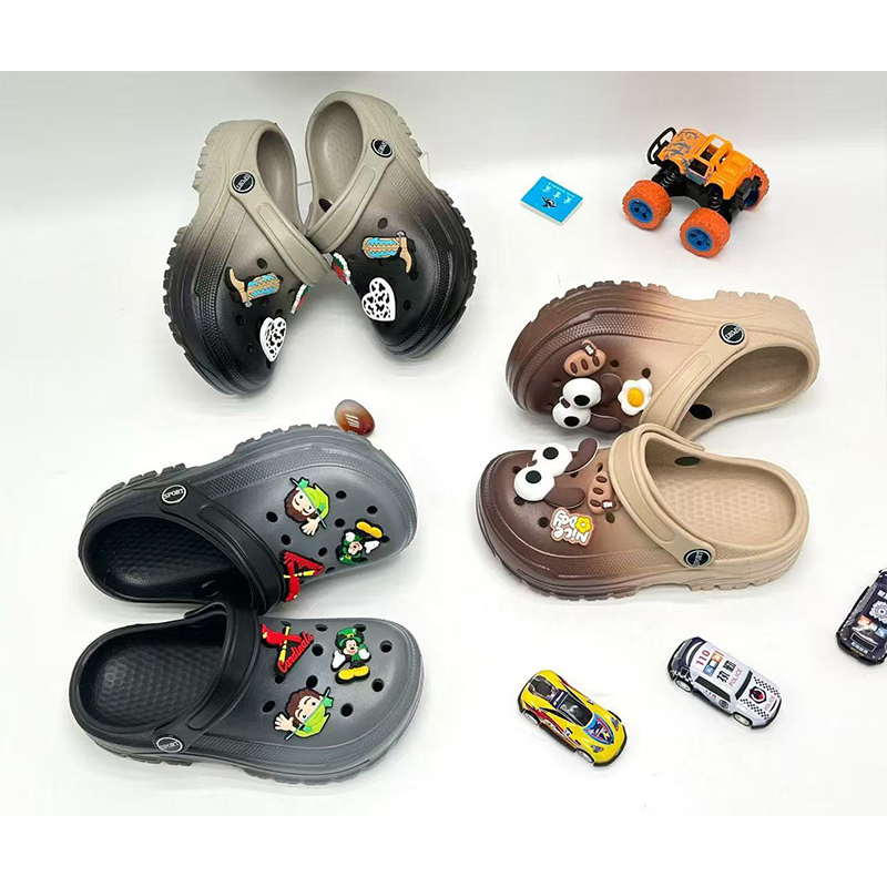 1761112893417107.jpg 雅购特拖鞋