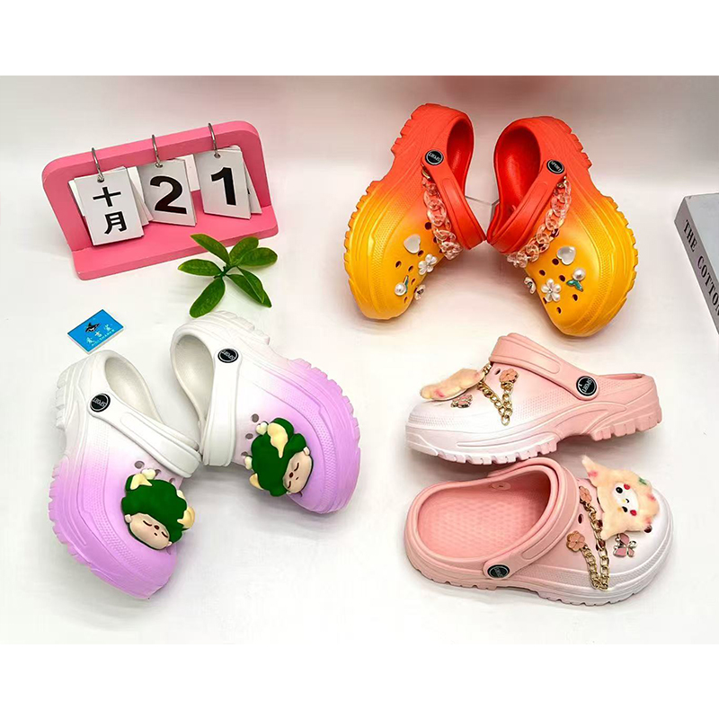 1761112893660974.jpg 雅购特拖鞋