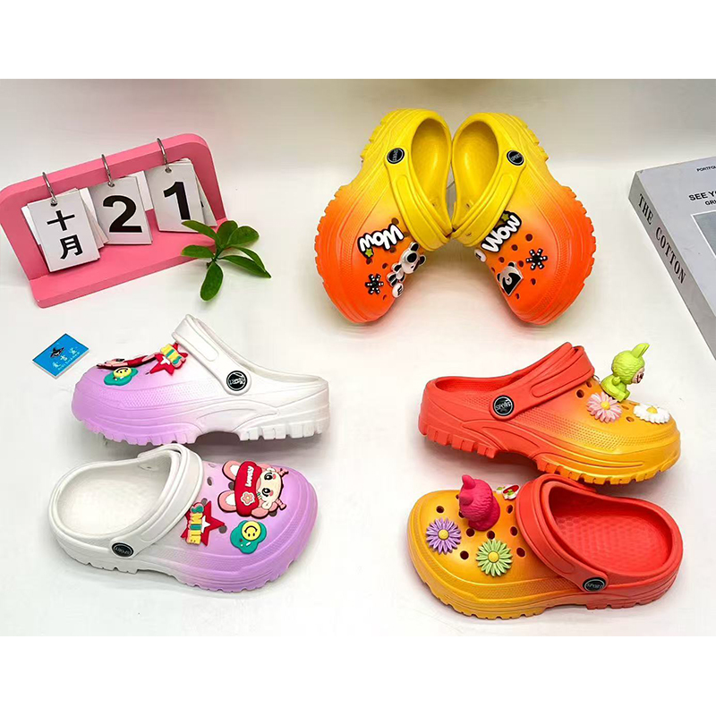 1761112893891896.jpg 雅购特拖鞋