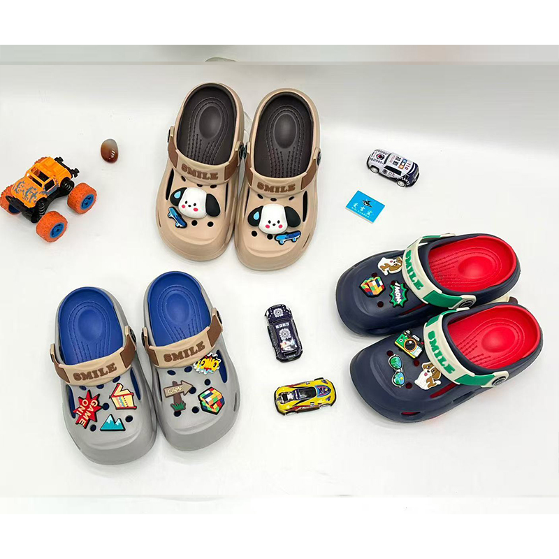 1761112894447594.jpg 雅购特拖鞋