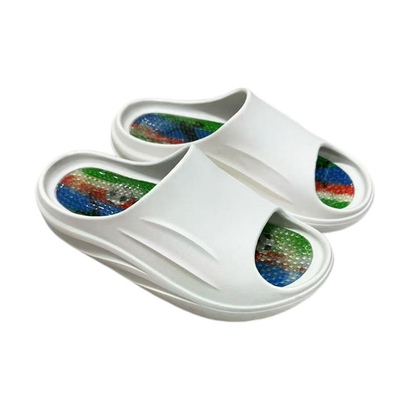 1761118900822080.jpg 雅购特拖鞋