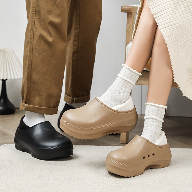 1761184945450379.jpg 雅购特拖鞋