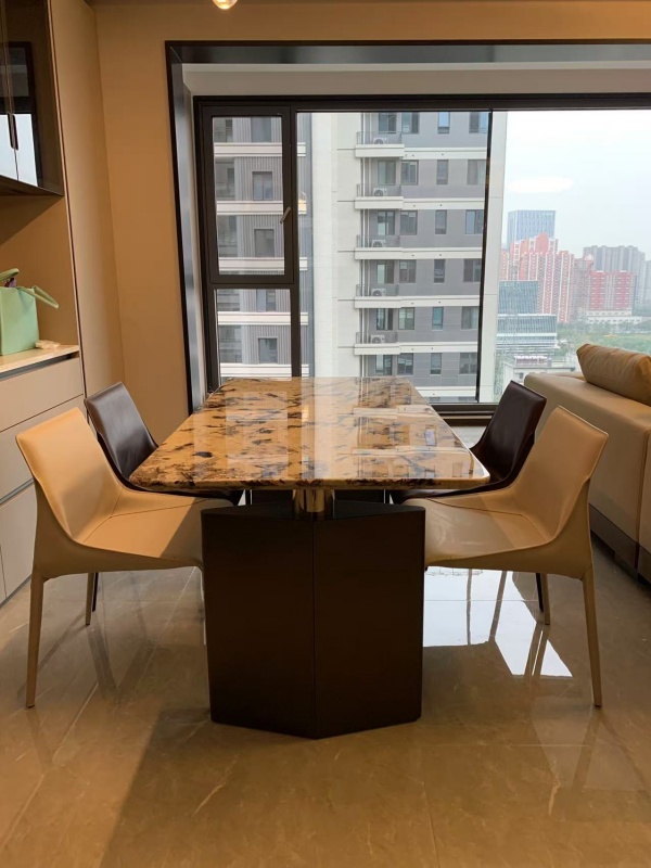 1761386652194688.jpg 陕西西安中梁大平层家具软装顺利落地