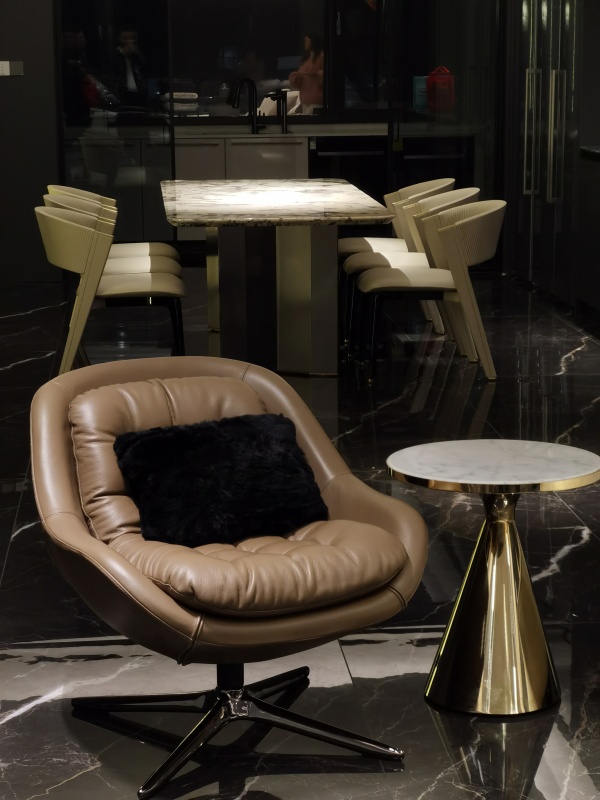 1761386785989768.jpg 陕西西安大平层家具软装顺利落地