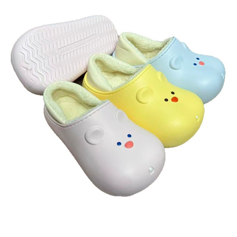 1761528107987880.jpg 雅购特拖鞋