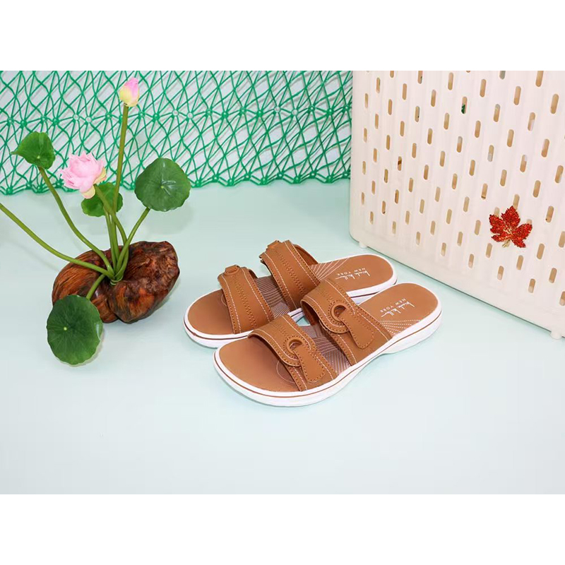 1761703470966672.jpg 雅购特拖鞋