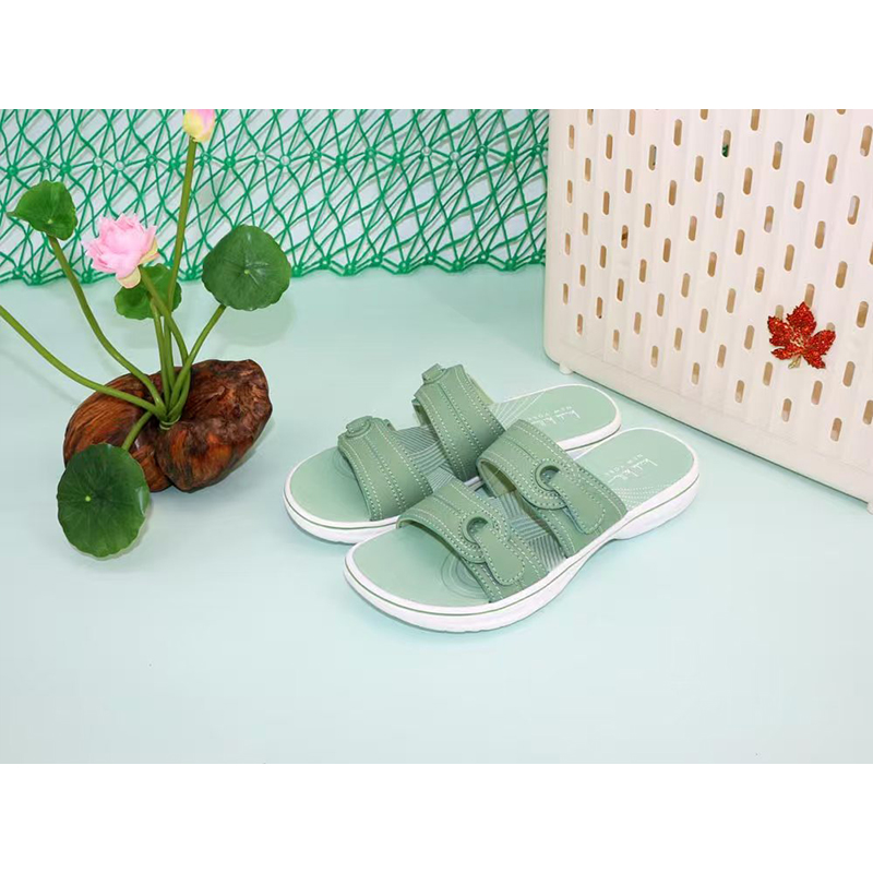 1761703471159722.jpg 雅购特拖鞋