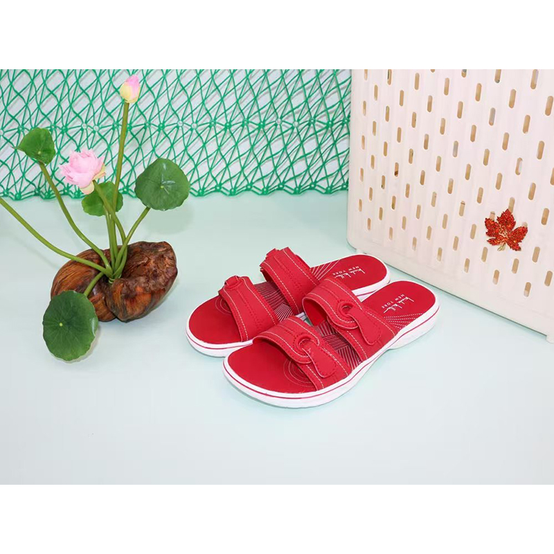 1761703471215881.jpg 雅购特拖鞋