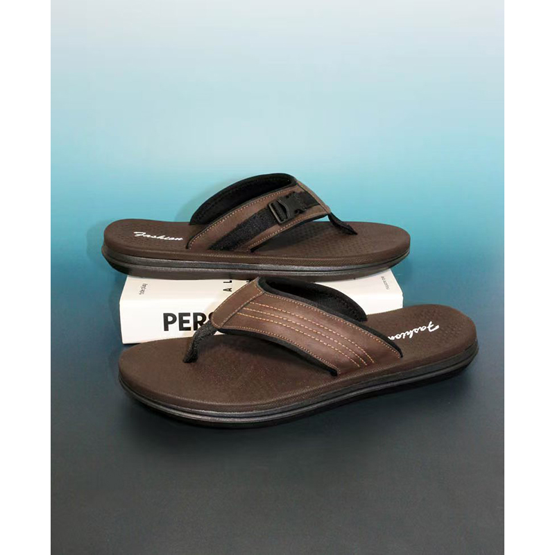 1761705172877897.jpg 雅购特拖鞋