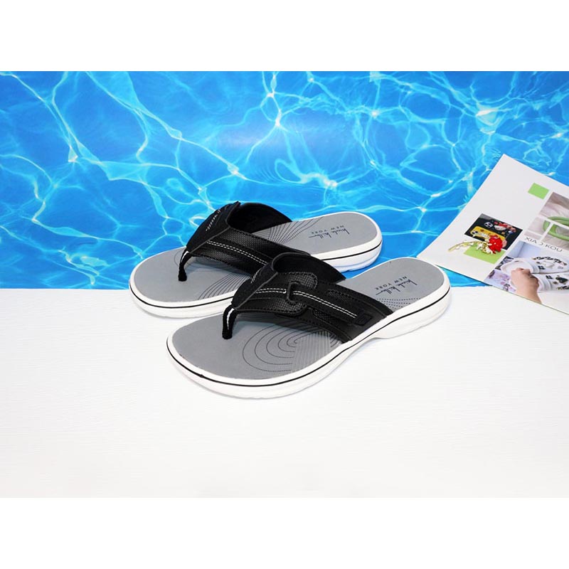 1761706516840982.jpg 雅购特拖鞋