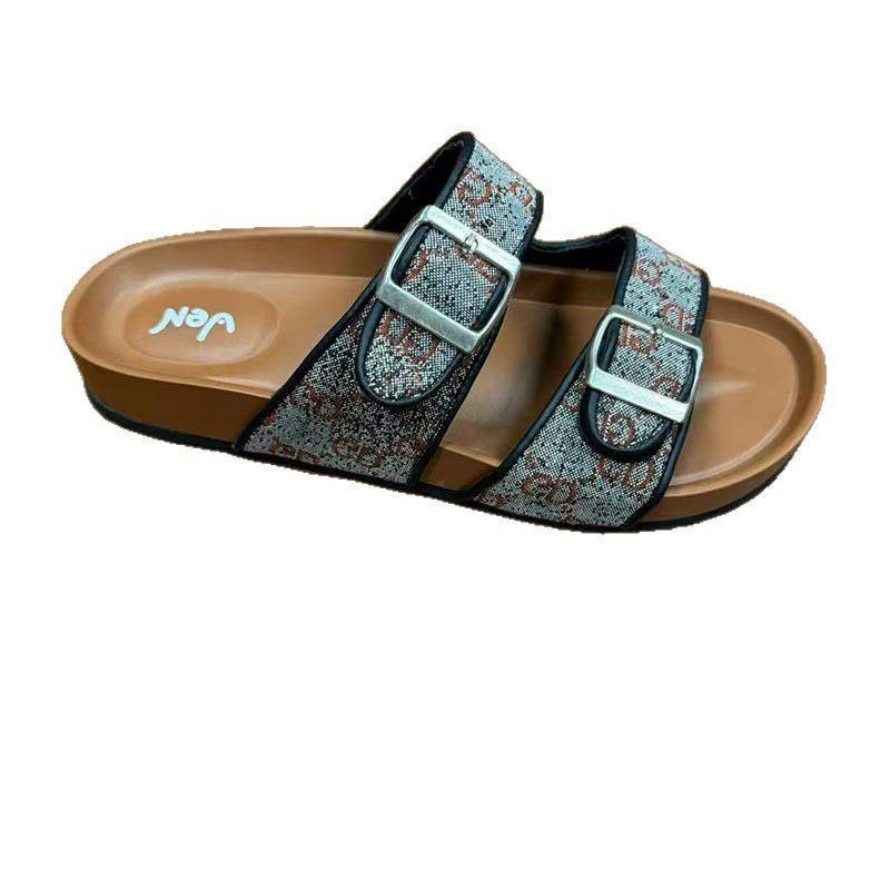 1761729909347531.jpg 雅购特拖鞋