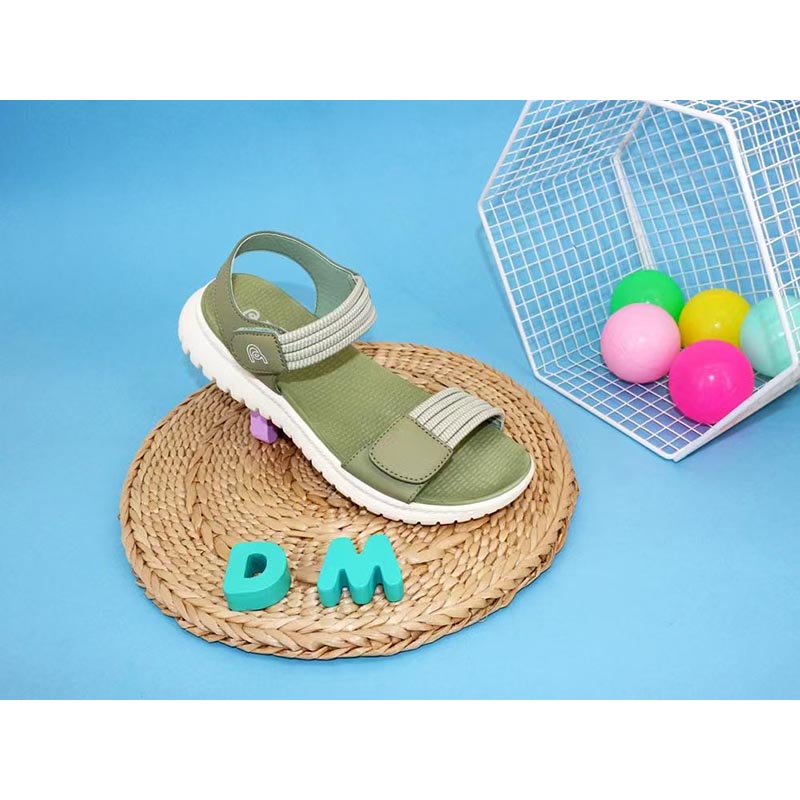 1761786943176961.jpg 雅购特拖鞋