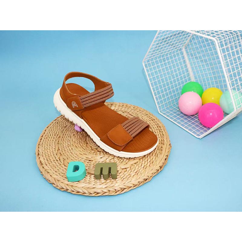 1761786943732413.jpg 雅购特拖鞋