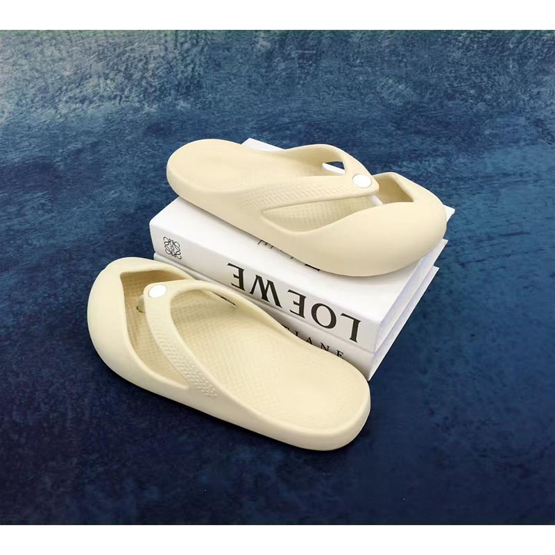 1761795754613703.jpg 雅购特拖鞋