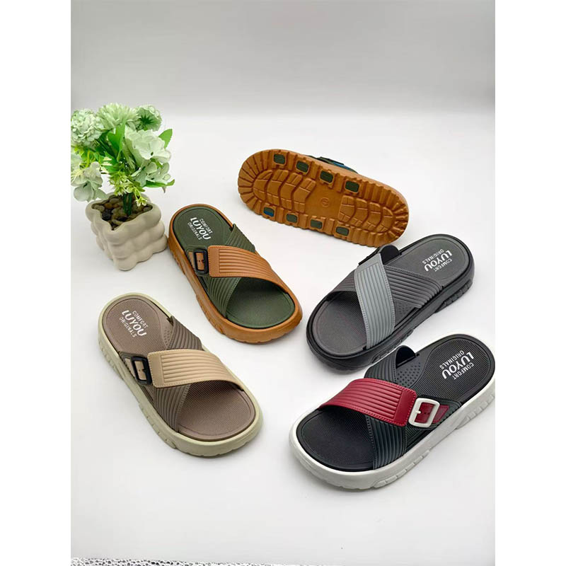 1761810302217954.jpg 雅购特拖鞋