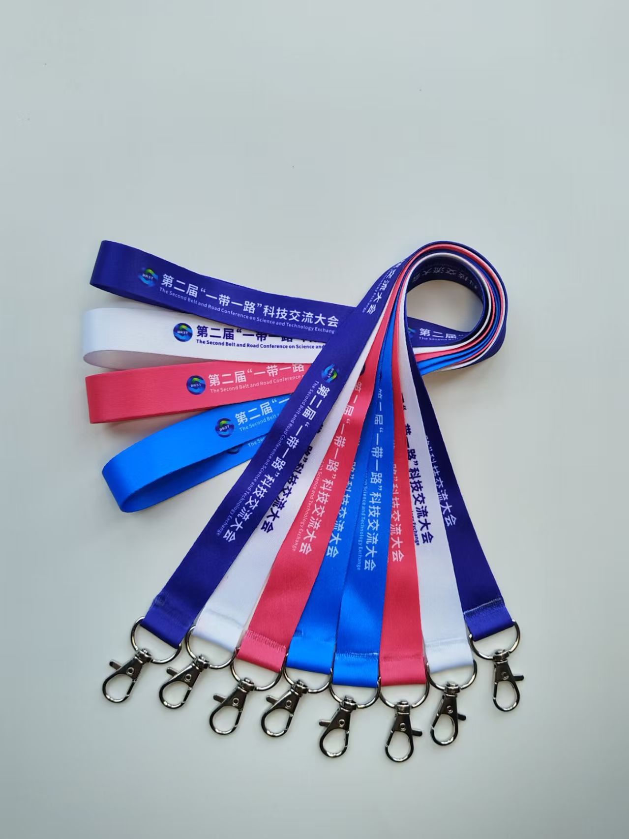 1761812440782629.jpg 证卡彩印挂绳