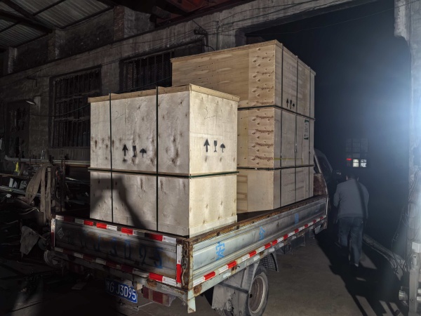 1762245686226046.jpg 真空上料