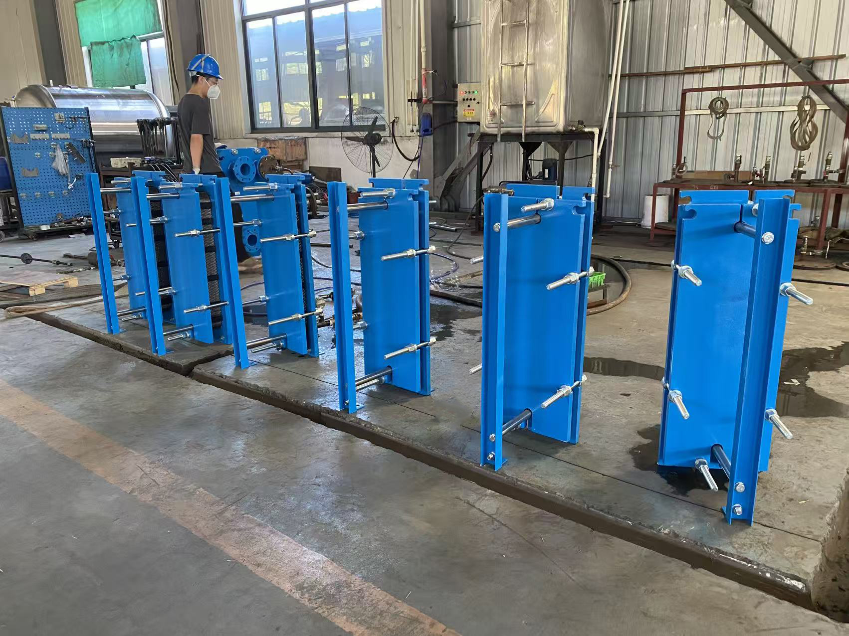 1762323432536066.jpg 板式换热器