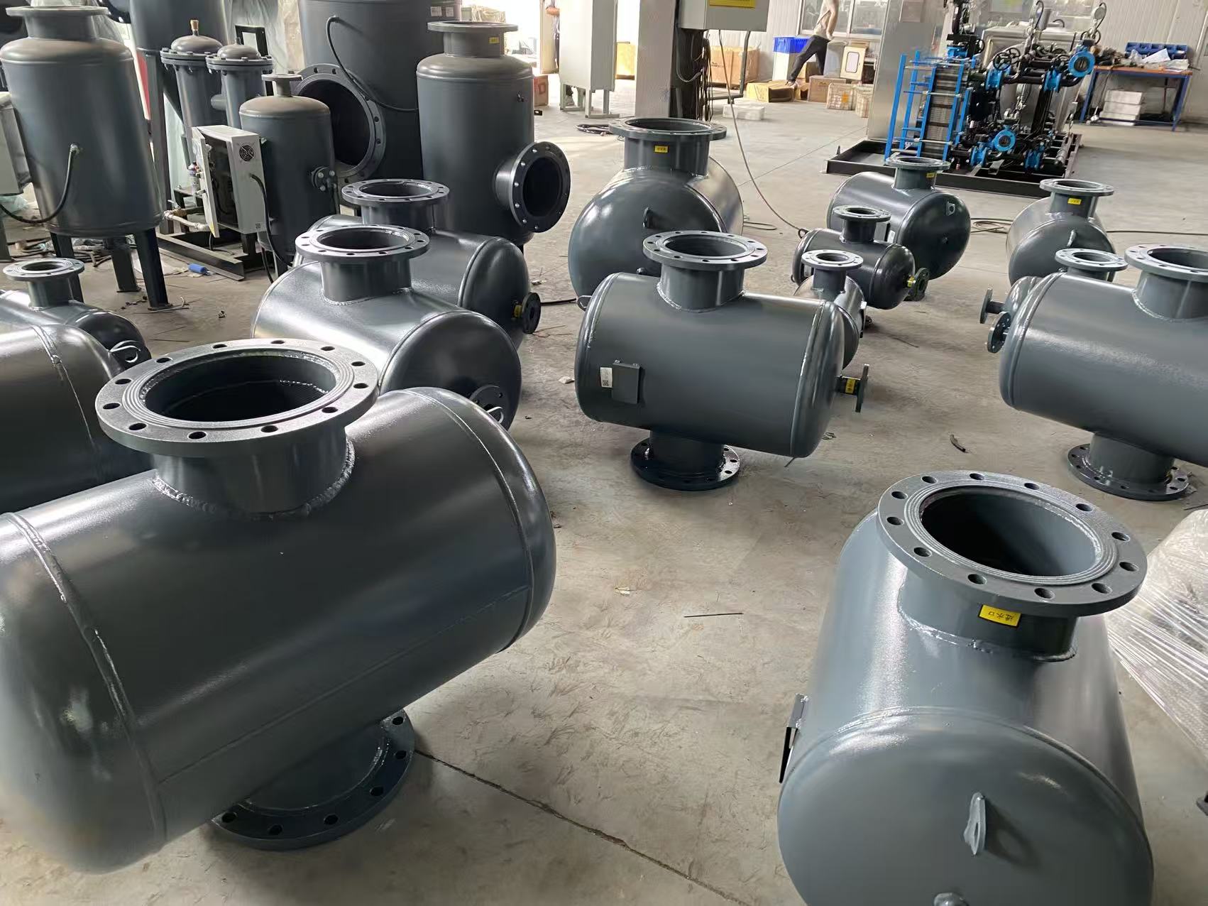 1762324842252340.jpg 立式除污器