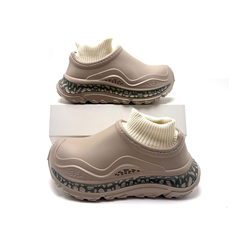 1762390687180580.jpg 雅购特拖鞋