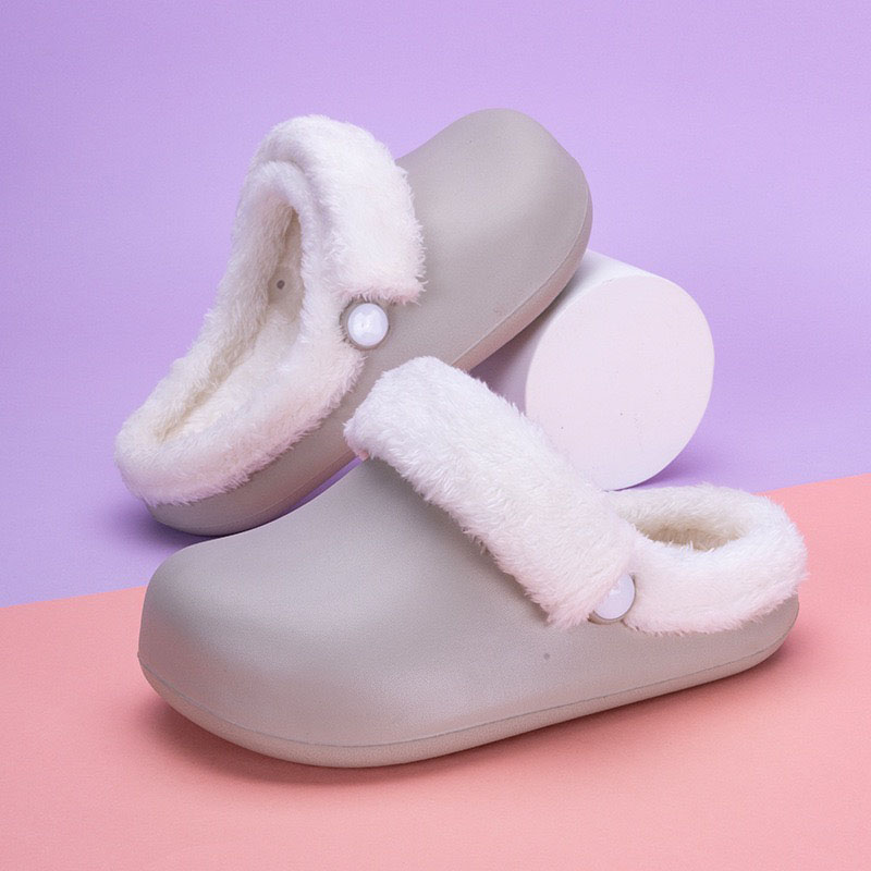 1762938539343898.jpg 雅购特拖鞋