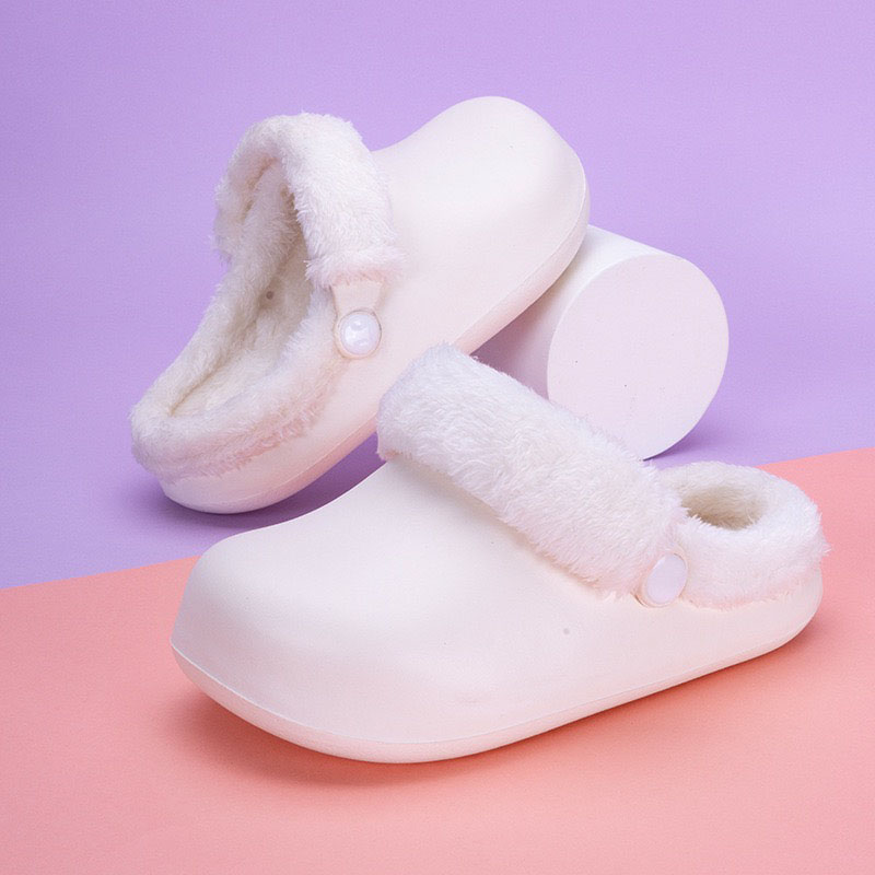 1762938539494171.jpg 雅购特拖鞋