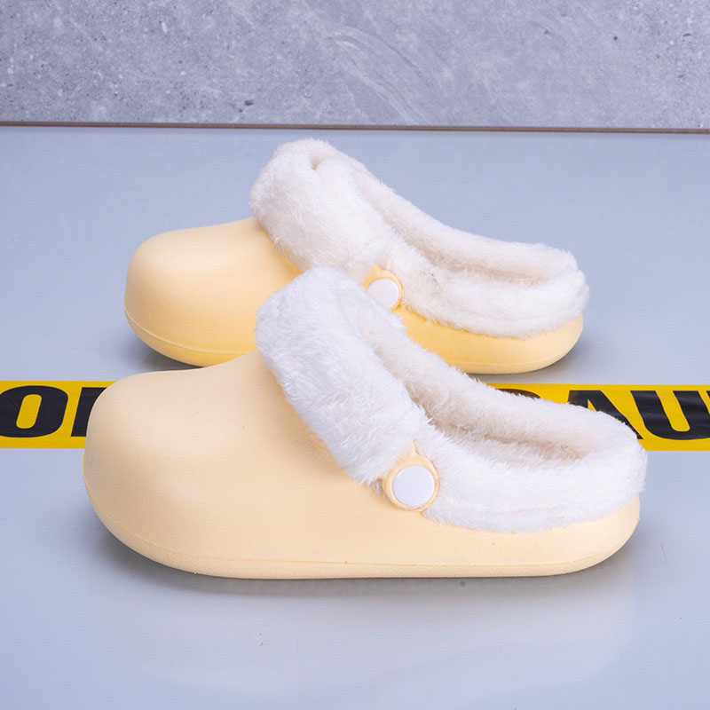 1762938549589847.jpg 雅购特拖鞋