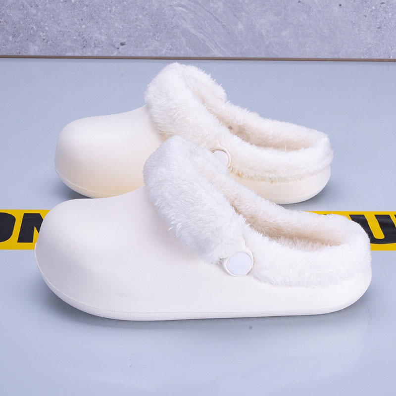 1762938550576074.jpg 雅购特拖鞋