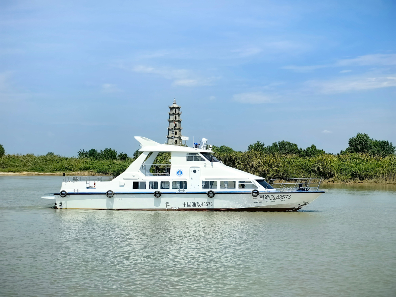 1763176300642025.jpg 渔政执法船