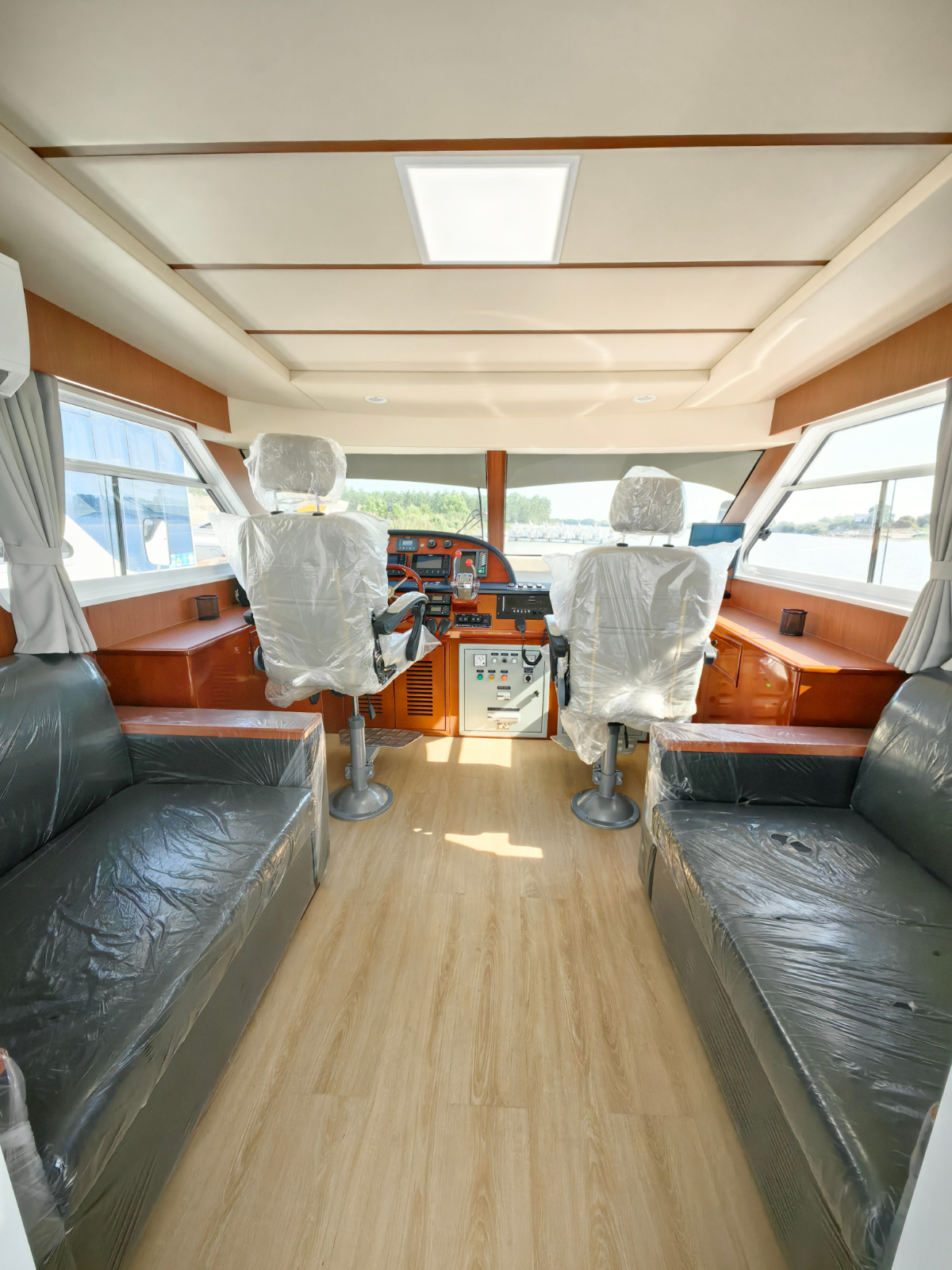 1763176301432782.jpg 渔政执法船