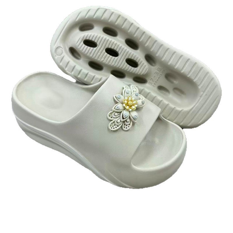 1763435396587648.jpg 雅购特拖鞋