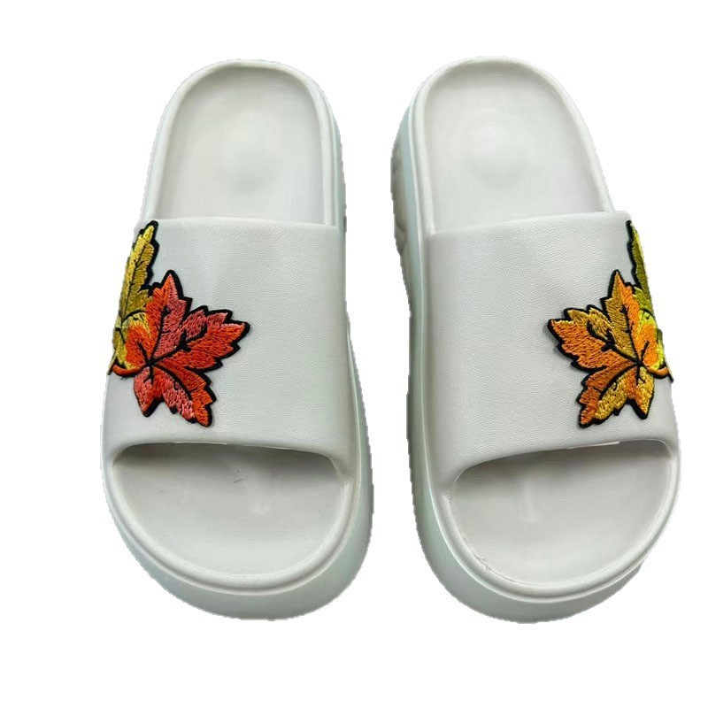 1763435652718578.jpg 雅购特拖鞋