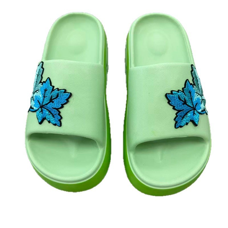 1763435671588829.jpg 雅购特拖鞋