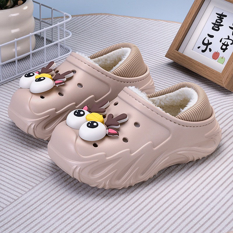 1763514415465257.jpg 雅购特拖鞋