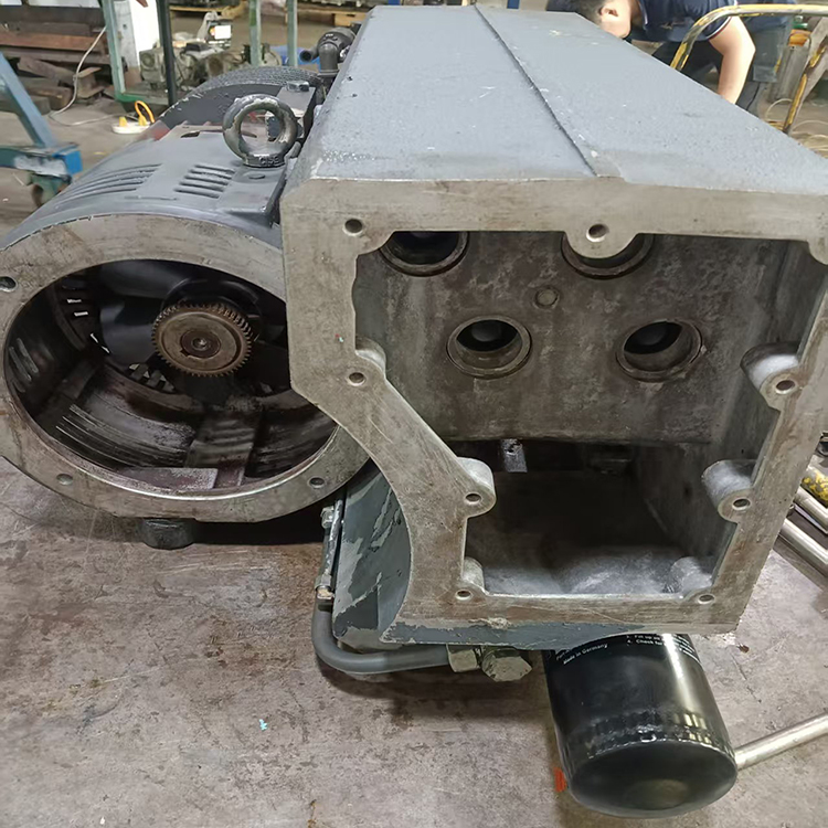 1763533192571688.jpg 氦质谱仪