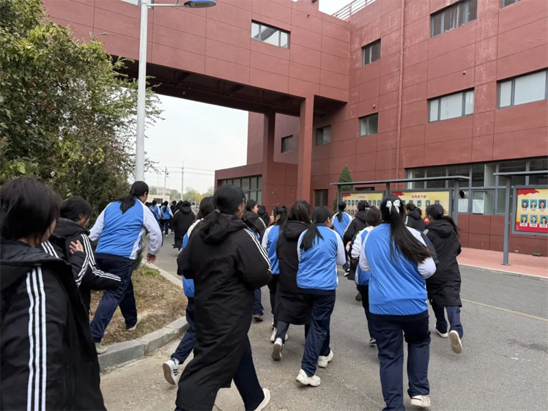 营口渤海卫生学校