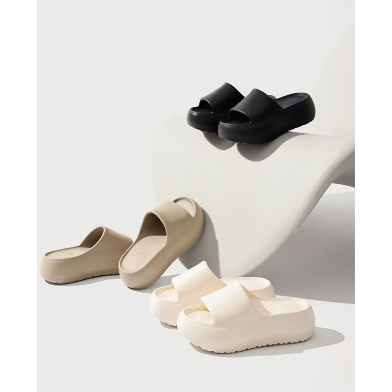 1763609816743298.jpg 雅购特拖鞋