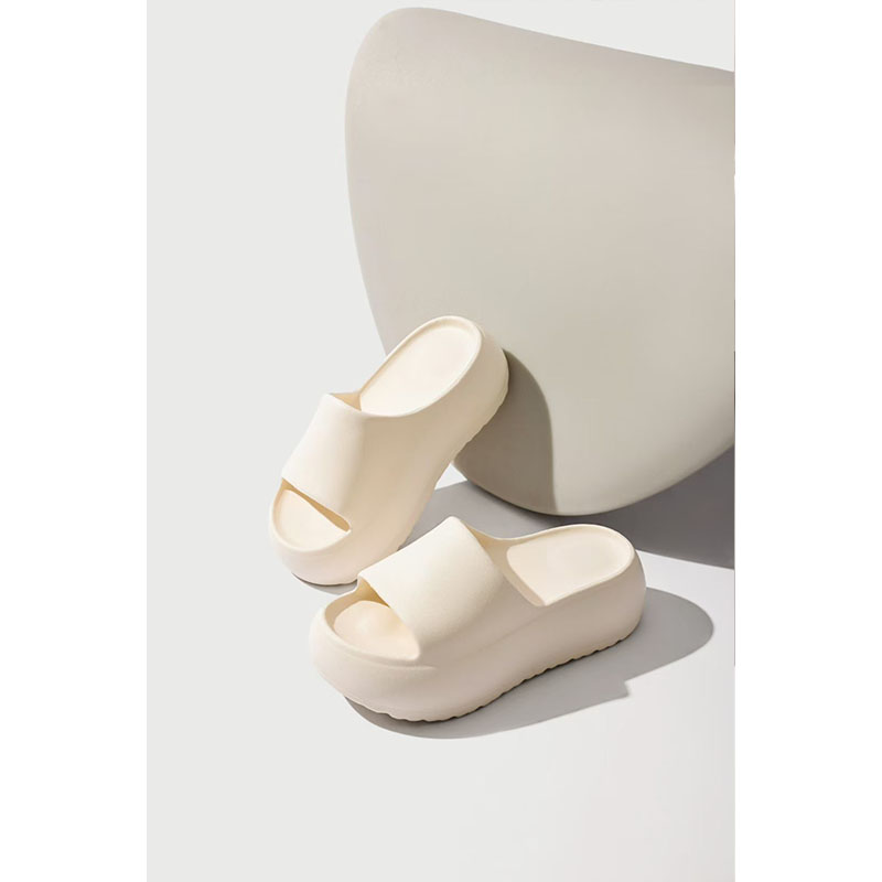 1763609828114098.jpg 雅购特拖鞋