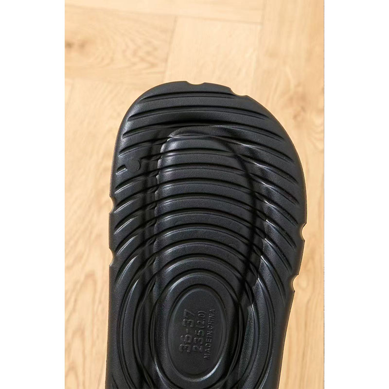 1763779142239622.jpg 雅购特拖鞋