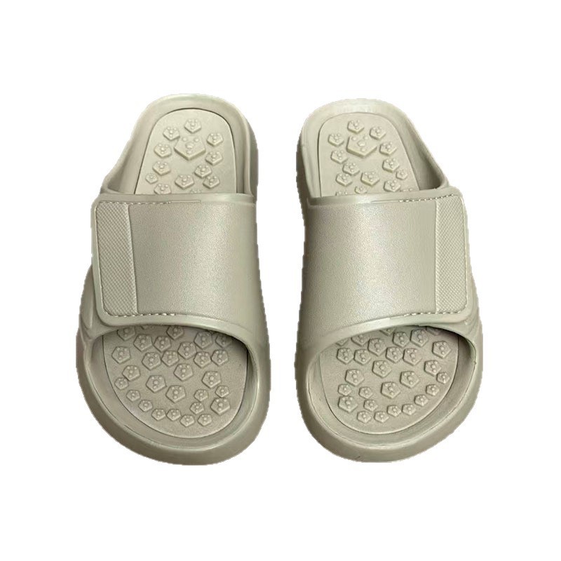 1763969842377775.jpg 雅购特拖鞋