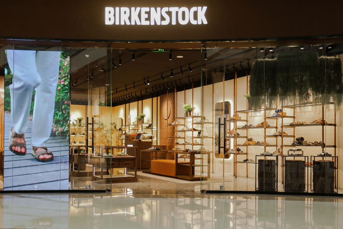 1764051686696612.png BIRKENSTOCK勃肯西安、郑州首店开业