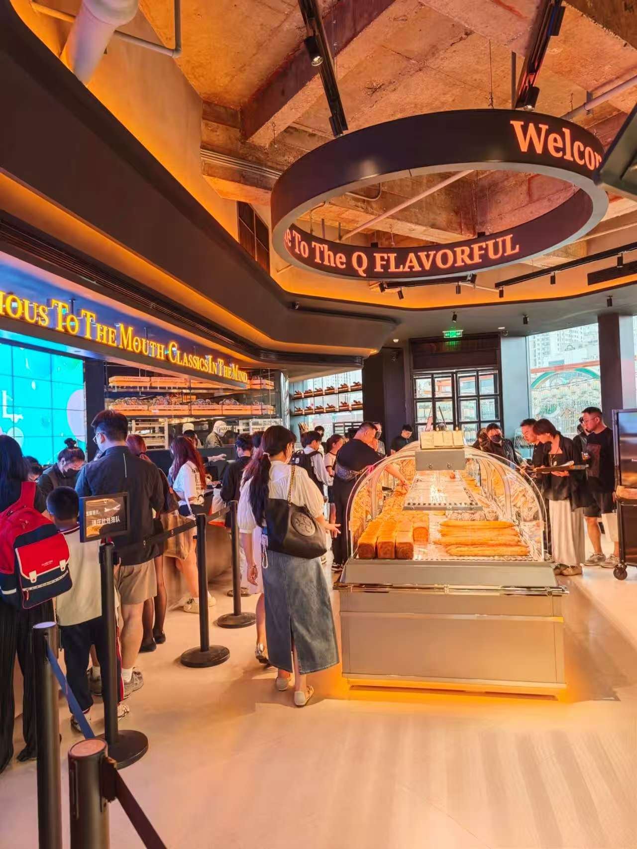 1764054718335633.jpg Q·FLAVORFUL兰州中心店十月开业销售业绩亮眼