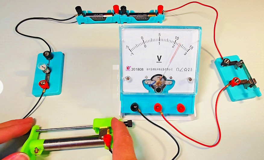 电压表串联在电路中会怎么样?