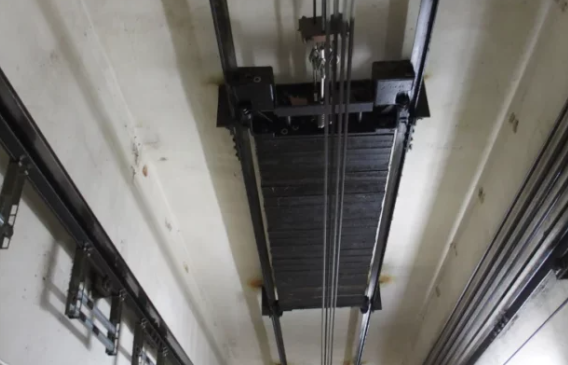 1764141025531061.png 电梯导轨如何提升安全性与稳定性