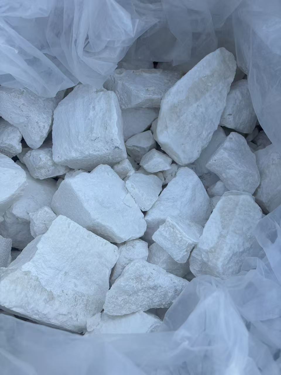 1764225610375826.jpg 氯化镧铈块状