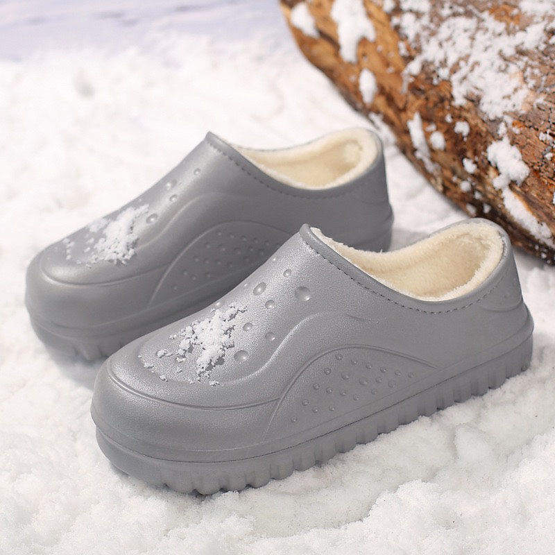 1764308937223775.jpg 雅购特拖鞋