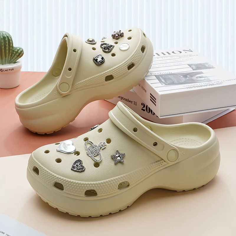 1764380277472081.jpg 雅购特拖鞋