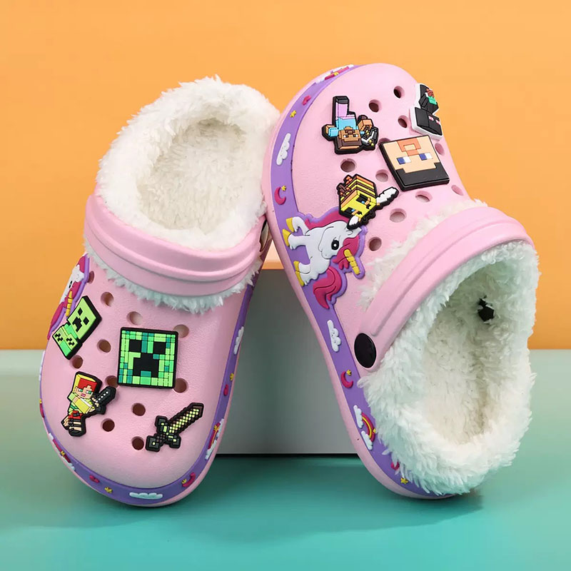 1764382168244610.jpg 雅购特拖鞋